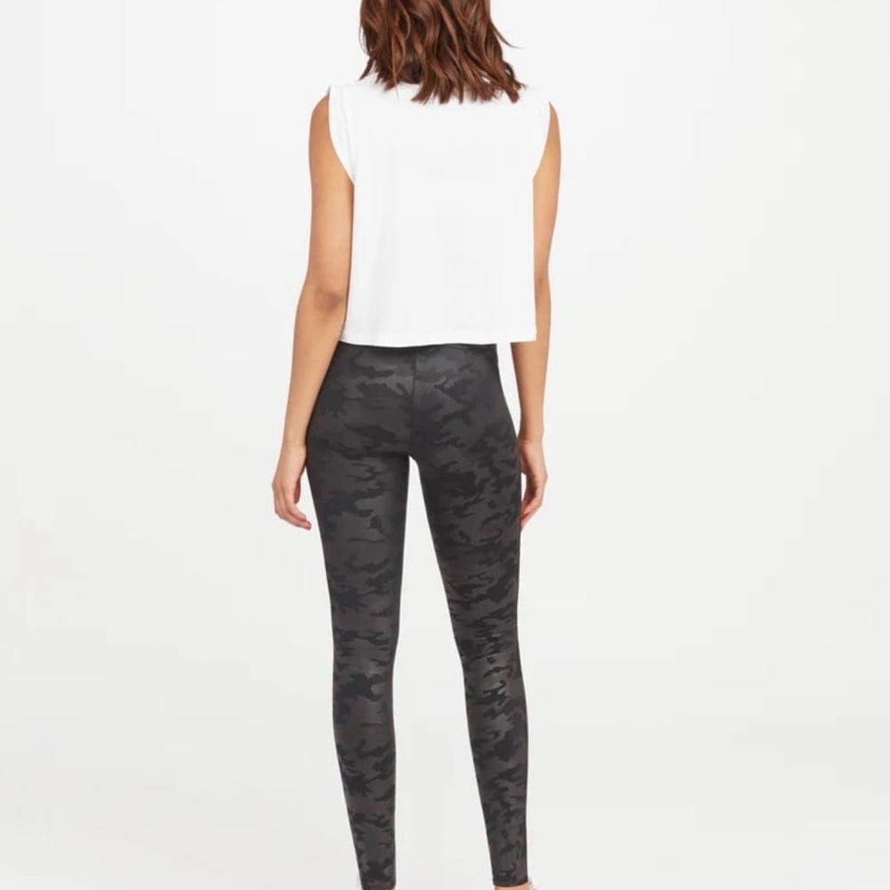 Spanx Faux Leather Camo Leggings, matte black camo, black & gray, size medium, M - Picture 4 of 7